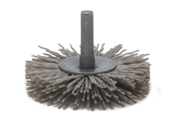 Brosse circulaire sur tige - Ø 63,5 mm - Ø fil 0,889 mm Grain 180 Oxyde d'Alumine - Montage sur mandrin